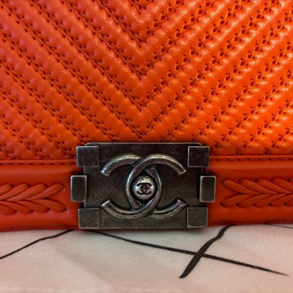 Authentic Chanel Boy Handbag in beautiful Orange Color - very unusual! - Picture 14 of 16